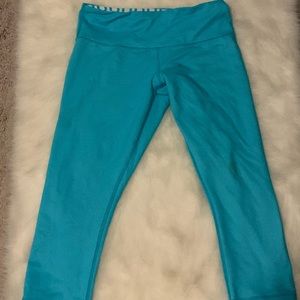 Blue cropped lululemon leggings